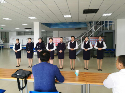 上海建橋?qū)W院就業(yè)信息服務(wù)網(wǎng)禮儀服務(wù) 提升職業(yè)素養(yǎng)，助力求職起航